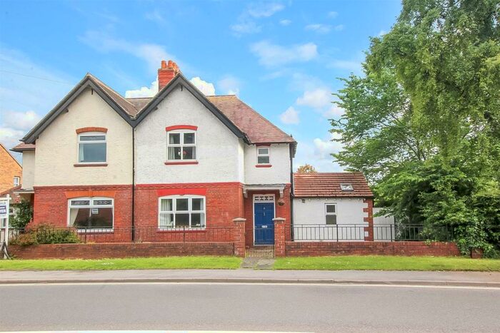 3 Bedroom Semi-Detached House For Sale In Bridge Road, Darlington, DL3