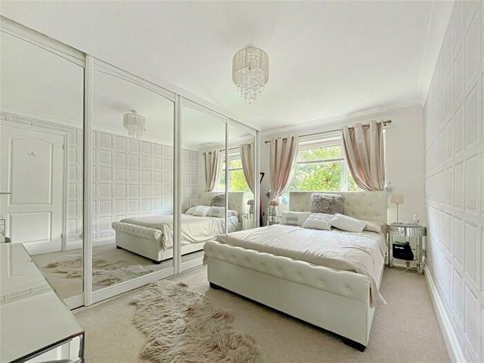 3 Bedroom Terraced House For Sale In Sutherland Gardens, Rainham, Kent, ME8