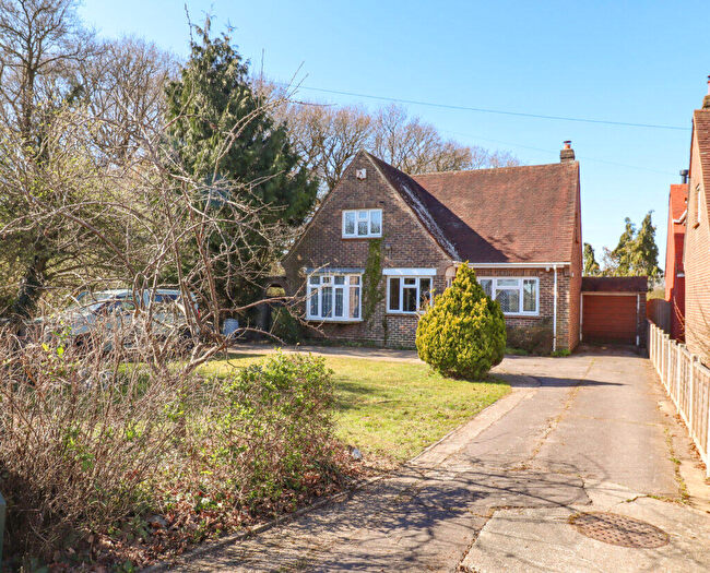 3 Bedroom Detached House For Sale In Havant Road, Hayling Island, PO11