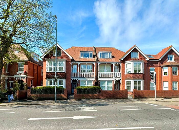 1 Bedroom Apartment To Rent In Dyke Road, Hove, BN3