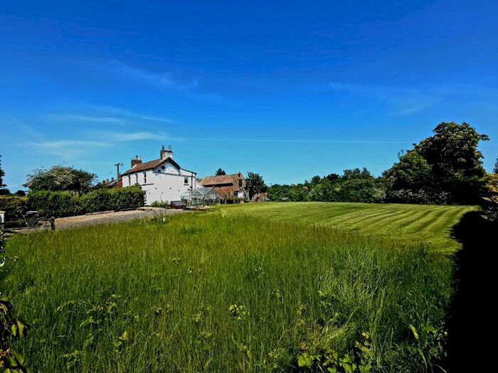 4 Bedroom Country House For Sale In Main Road, Yarburgh, LN11