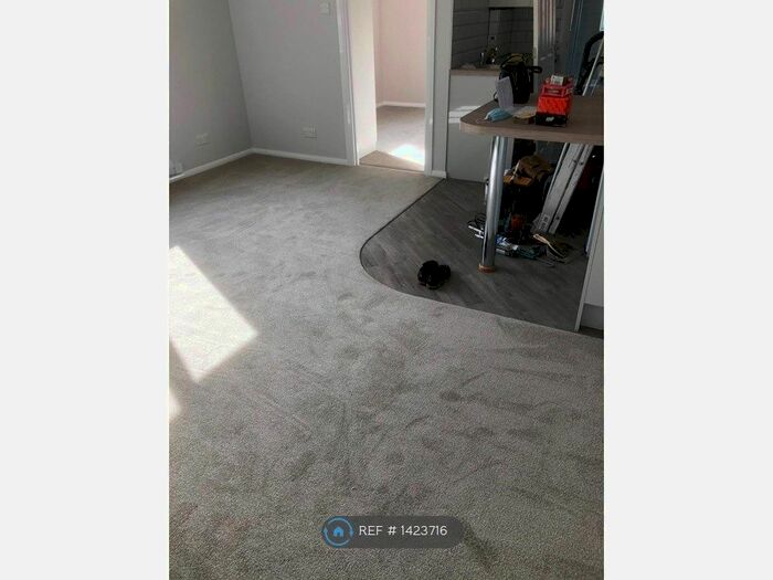 1 Bedroom Flat To Rent In Nash Close, Hatfield, AL9