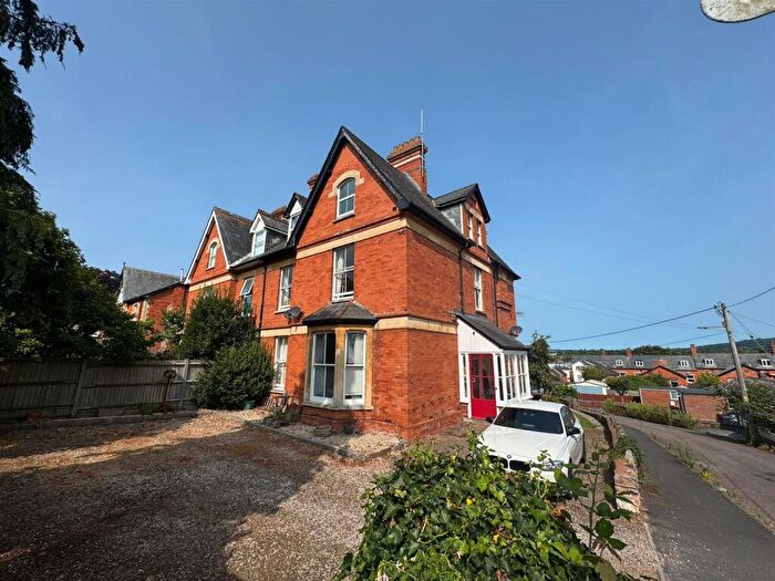 2 Bedroom Flat For Sale In The Avenue, Tiverton, EX16