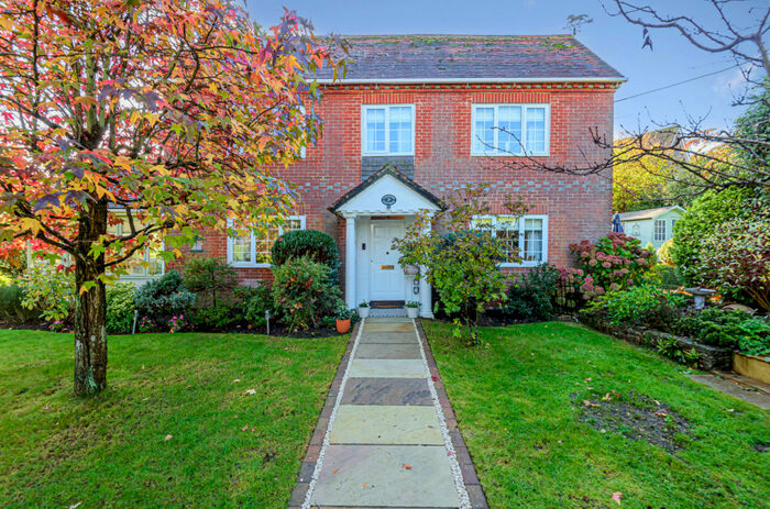 3 Bedroom Detached House For Sale In Romsey Road, Whiteparish, Salisbury, Wiltshire, SP5