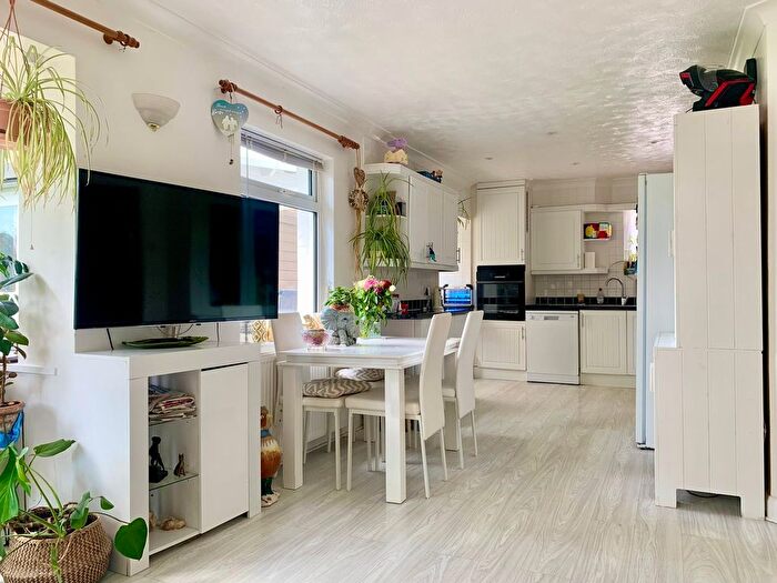2 Bedroom Detached Bungalow For Sale In York Road, Bexhill-On-Sea, TN40