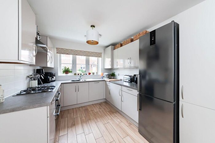3 Bedroom Semi-Detached House For Sale In Monks Walk, Marcham, OX13