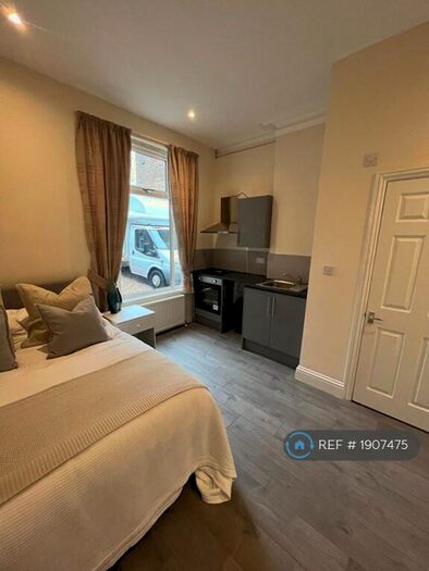 Studio To Rent In Brook Street, Luton, LU3