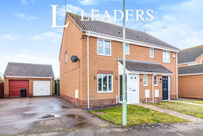 3 Bedroom Semi-Detached House To Rent In Johnson Way, NR32