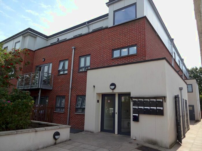 2 Bedroom Flat To Rent In Top Floor Two Bed Apartment, Sunningdale Gardens, Kingsbury, London, NW9