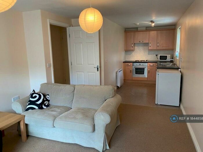 2 Bedroom Flat To Rent In Highfield Rise, Chester Le Street, DH3