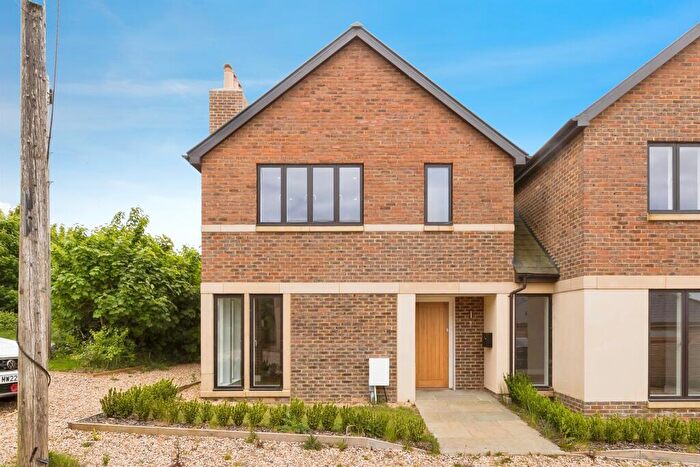 3 Bedroom End Of Terrace House For Sale In Ardingly Road, Lindfield, Haywards Heath, RH16