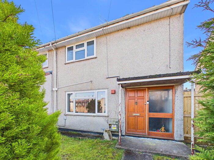 3 Bedroom Semi Detached House For Sale In Four Acres, Bristol, BS13