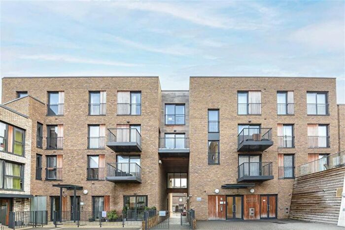 2 Bedroom Flat To Rent In Mary Rose Square, London, SE16