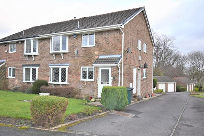 2 Bedroom Apartment To Rent In Kirkwood Drive, Huddersfield, HD3