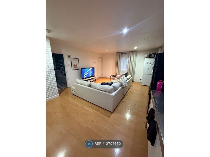 3 Bedroom Flat To Rent In Main Street, Whissendine, LE15