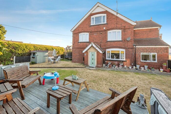3 Bedroom Semi-Detached House For Sale In Deacon Crescent, Maltby, Rotherham, S66