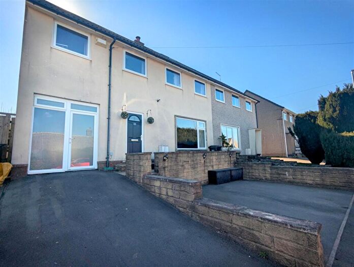 4 Bedroom Semi-Detached House For Sale In Broadley Crescent, Halifax, HX2