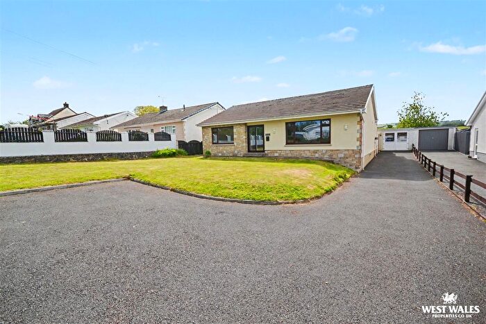 3 Bedroom Detached Bungalow For Sale In Broyan Road, Penybryn, Cardigan, SA43