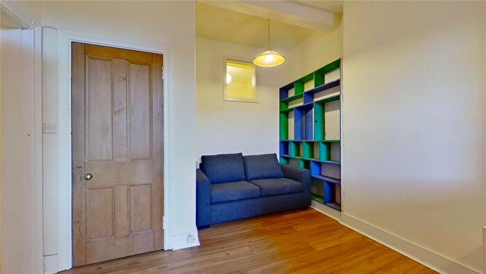 2 Bedroom Flat To Rent In West Preston Street, Edinburgh, EH8