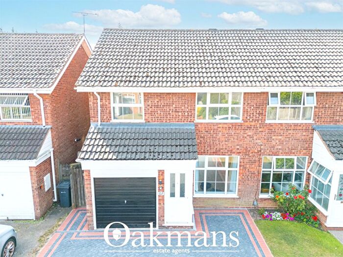 3 Bedroom Semi-detached House To Rent In Lomas Drive, Birmingham, West Midlands, B31
