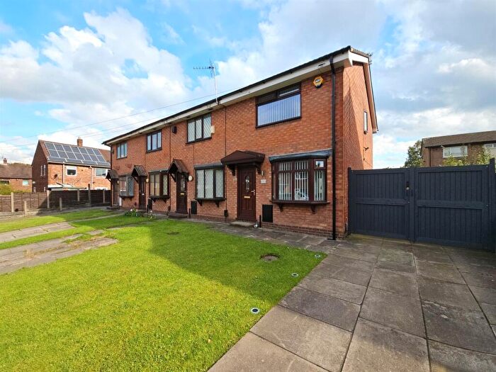 2 Bedroom End Of Terrace House To Rent In Chatcombe Road, Woodhouse Park, M22