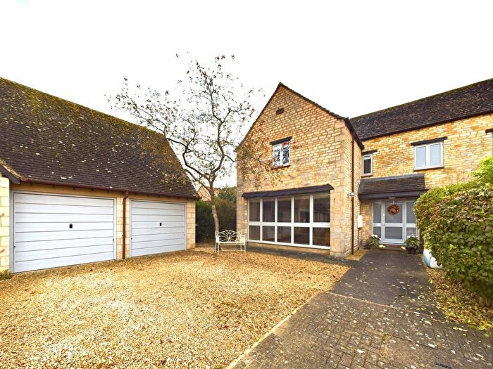3 Bedroom Terraced House For Sale In Plum Lane, Shipton-under-Wychwood, OX7