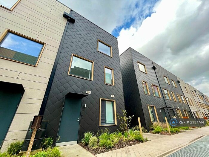 4 Bedroom End Of Terrace House To Rent In Solar Avenue, Leeds, LS9