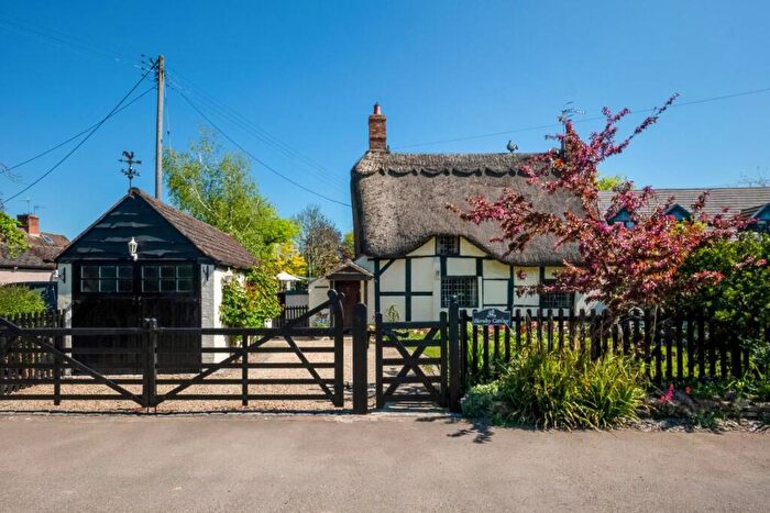 2 Bedroom Cottage For Sale In High Street, Welford On Avon, Stratford-upon-Avon, CV37