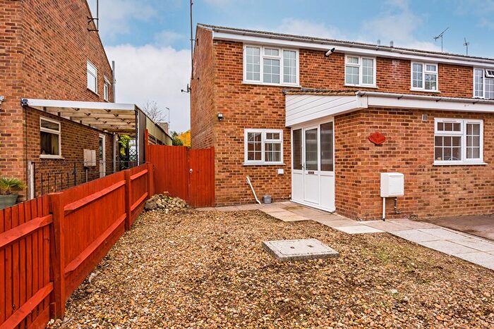 3 Bedroom Semi-Detached House To Rent In Otters Brook, Buckingham, MK18