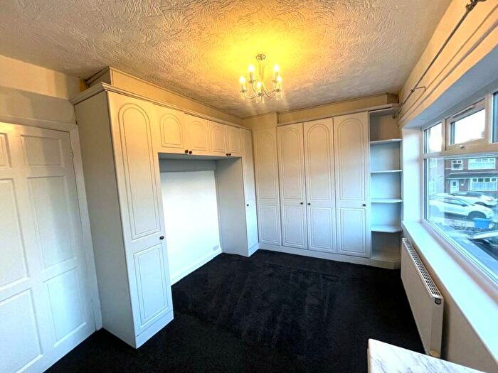 2 Bedroom End Of Terrace House To Rent In Brookfield Avenue, Bredbury, SK6