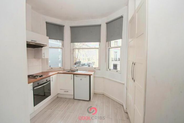 Studio To Rent In Warwick Road, London, SW5