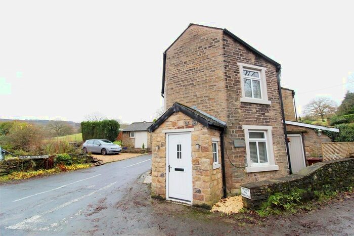 2 Bedroom End Of Terrace House To Rent In Marple Road, Chisworth, Glossop SK13