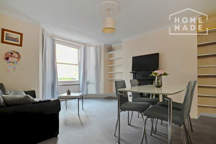 1 Bedroom Flat To Rent In Minford Gardens, Shepherds Bush, W14