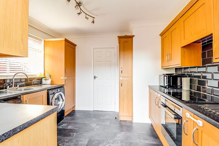 2 Bedroom Semi-Detached House For Sale In Danesfield, Benfleet, SS7
