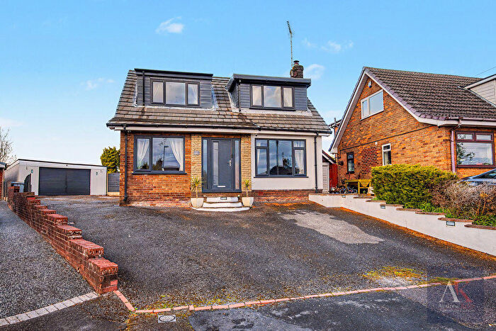 4 Bedroom Detached House For Sale In Elmpark Vale, Rochdale, OL12