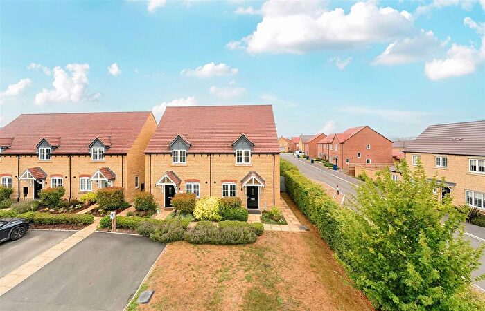 3 Bedroom Semi-Detached House For Sale In Willow Bank Road, Alderton, Tewkesbury, GL20