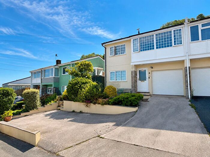 3 Bedroom End Terrace House For Sale In Ocean View Drive, Brixham, TQ5