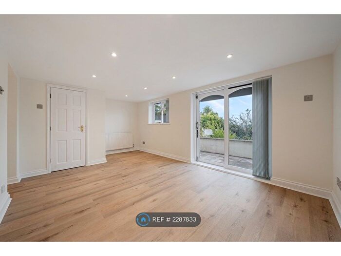 1 Bedroom Flat To Rent In Dollis Hill Lane, London, NW2