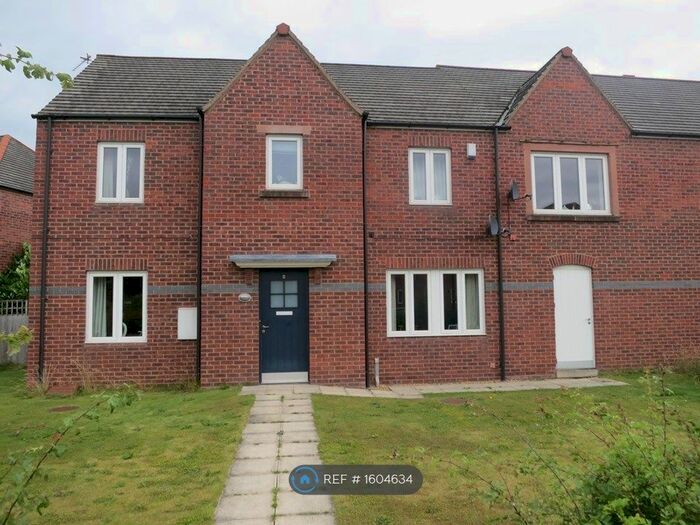 3 Bedroom Semi-Detached House To Rent In Huntspill Road, West Timperley, Altrincham, WA14
