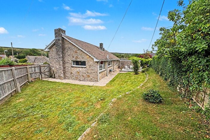 3 Bedroom Detached Bungalow For Sale In Corfe Castle, BH20 - Photo 3