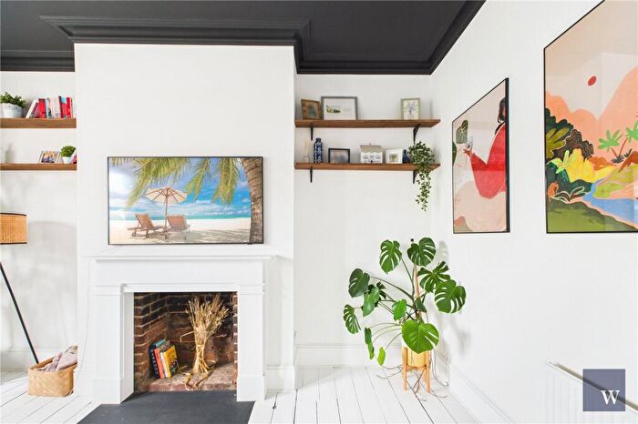 2 Bedroom Apartment For Sale In Thurlow Hill, London, SE21