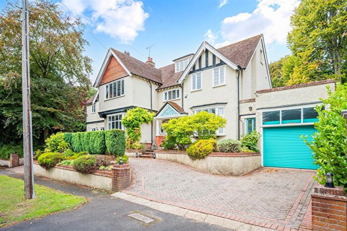 6 Bedroom Detached House For Sale In Court Hill, Chipstead, CR5