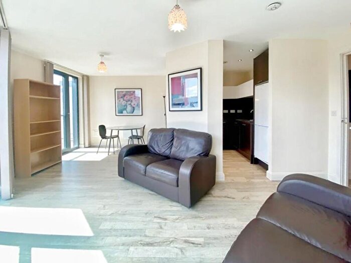 2 Bedroom Flat To Rent In Southside Apartments, St Johns Walk, Birmingham -, B5