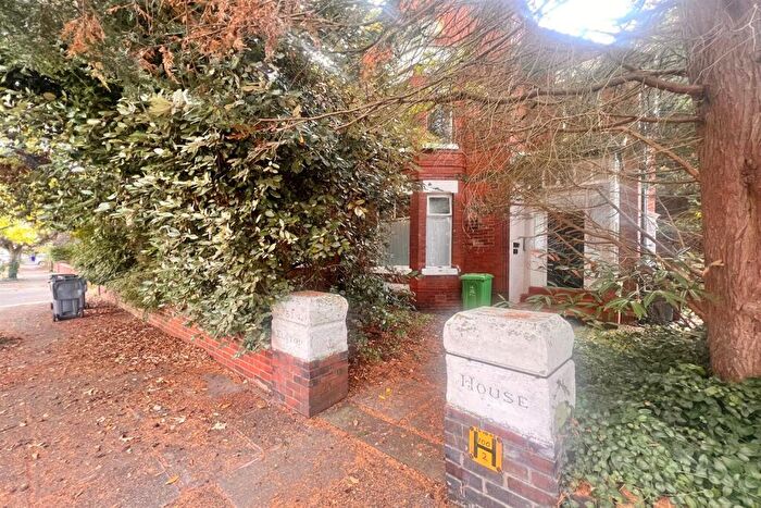 Apartment To Rent In Ellesmere Road, Manchester, M21