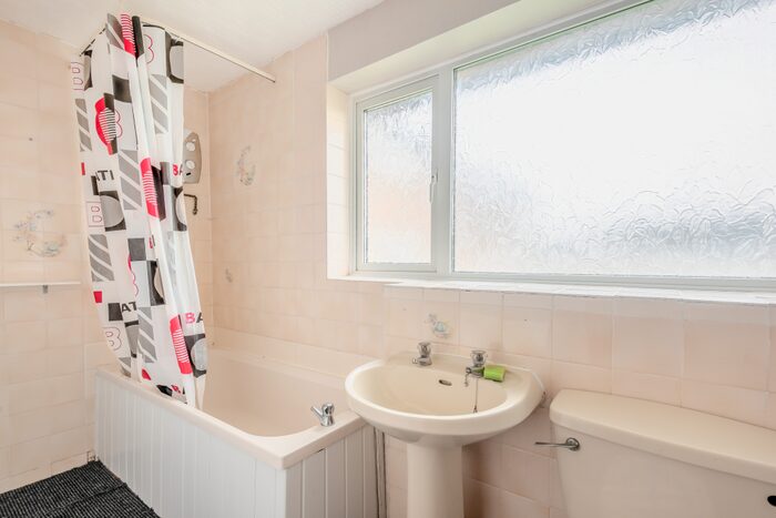3 Bedroom Terraced House For Sale In Fountains Avenue, Grimsby, Lincolnshire, DN37