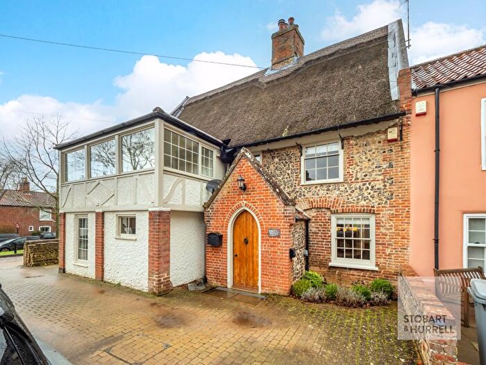 4 Bedroom Cottage For Sale In The Thatch Cottage, High Street, Coltishall, Norfolk, NR12