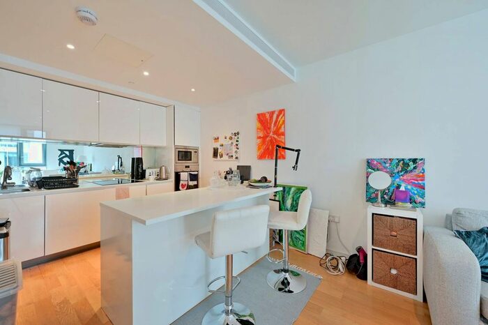 2 Bedroom Flat To Rent In Eastfields Avenue, Wandsworth, London, SW18