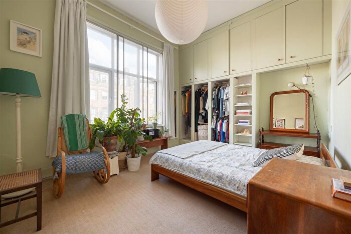 2 Bedroom Flat For Sale In Lower Clapton Road, London, E5