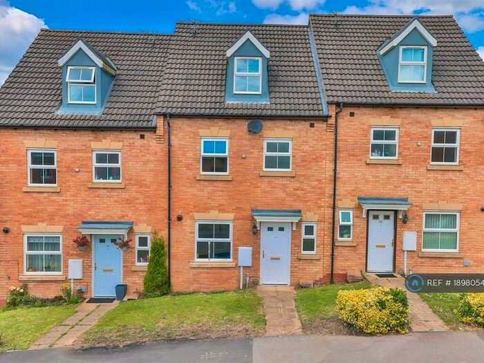 4 Bedroom Terraced House To Rent In Bennett Road, Corby, NN18