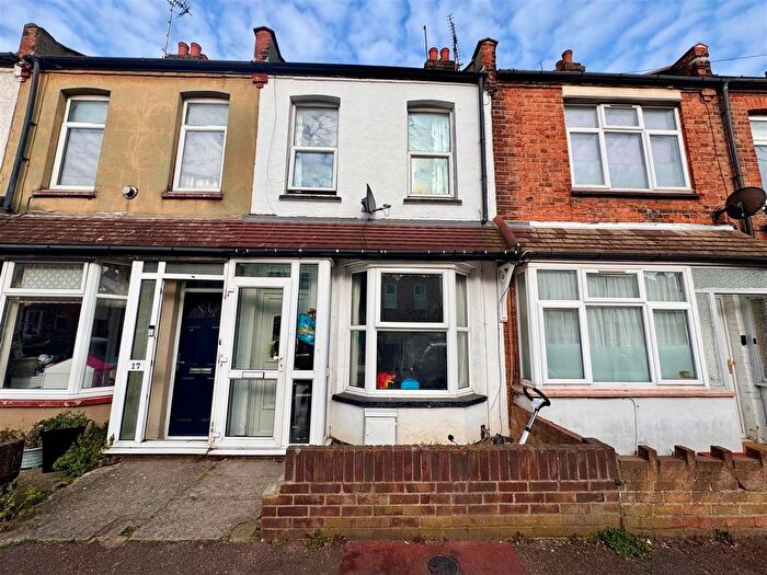 2 Bedroom Terraced House To Rent In Station Avenue, Southend-On-Sea, SS2